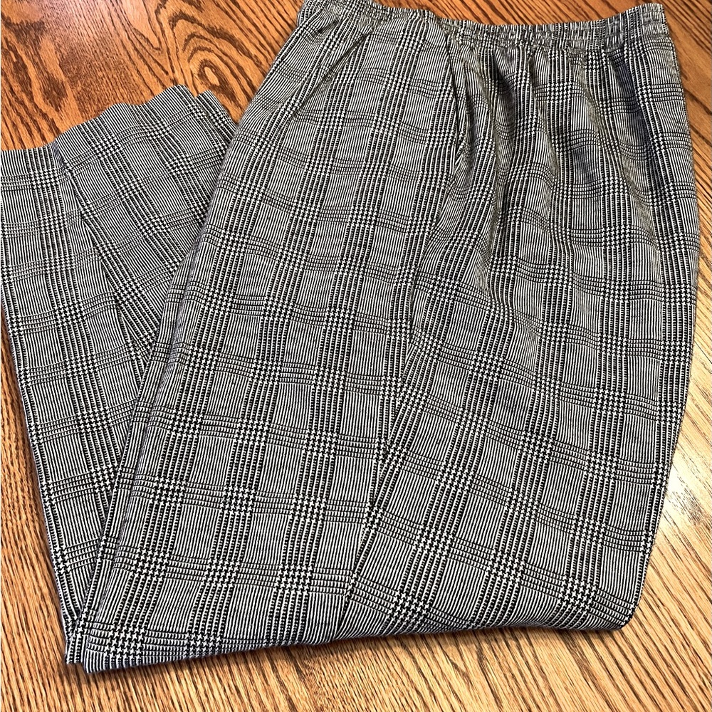 SUPER SALE ALFRED DUNNER Dress Slacks (Fall/winter) Size 18 LIKE NEW.